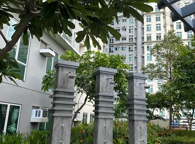 Clazzy At San Lorenzo Apartment Manila