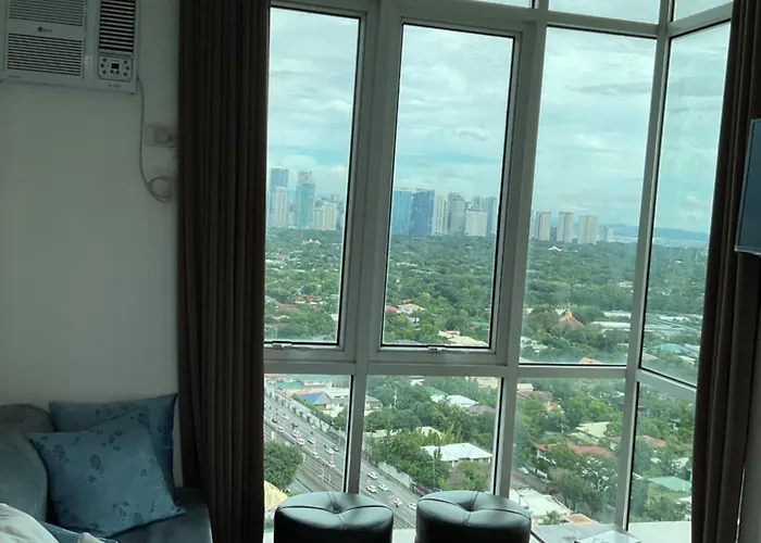 Clazzy At San Lorenzo Apartment Manila